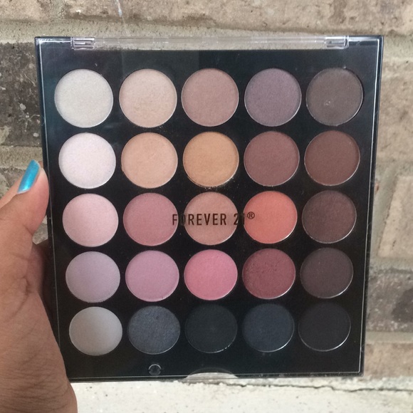 Neutral Eyeshadow Palette - Picture 2 of 4